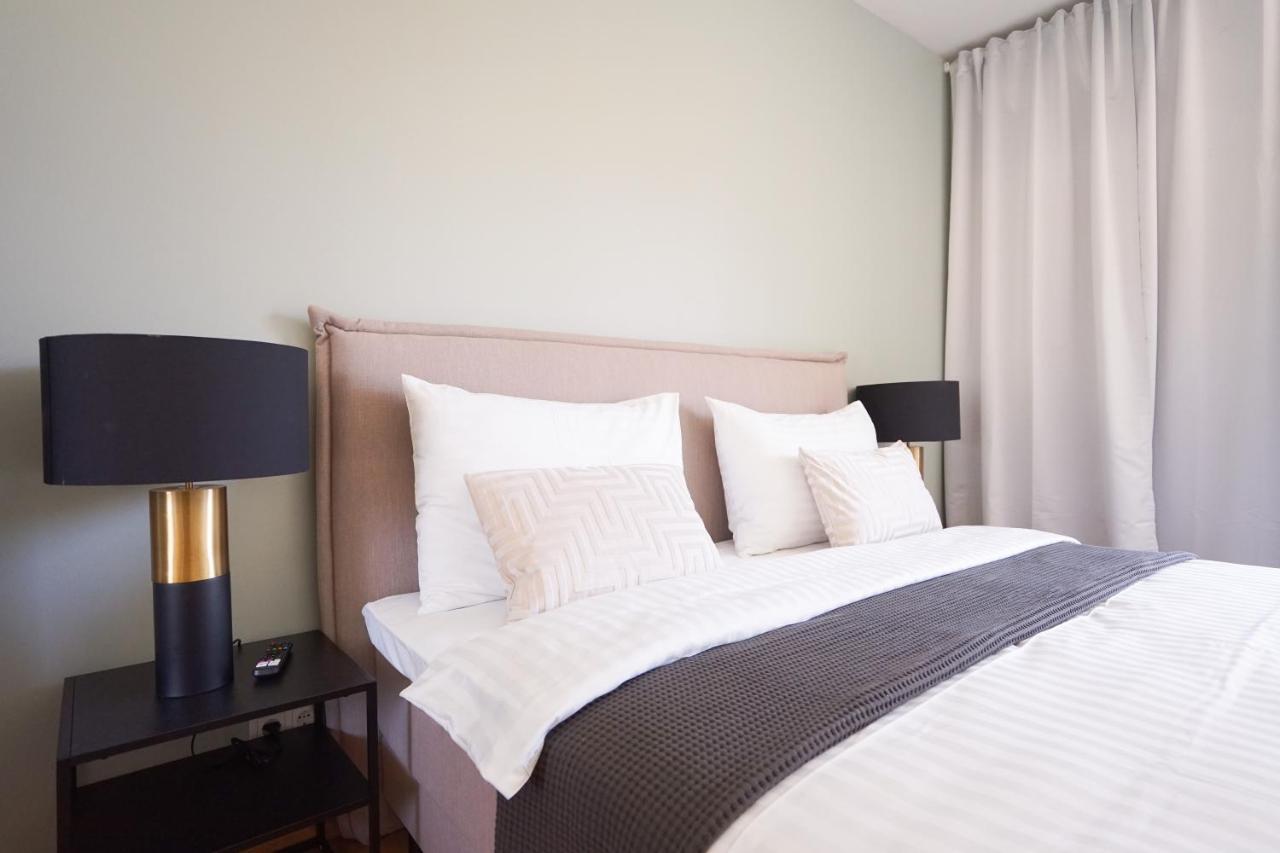 Exclusive 2-Bedroom Condo With Pool & Balcony Vienna Luaran gambar
